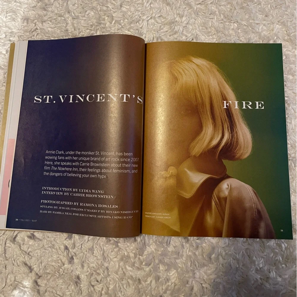 Bust Magazine 2021 St. Vincent Carrie Brownstein Leslie Jordan Courtney Stodden - Picture 5 of 15